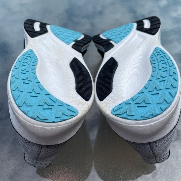 361 Degrees Centauri Running Shoes - Women's US 7.5 (B) - Picture 9 of 10